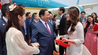 (Ảnh) Thủ tướng bắt đầu chuyến tham dự Hội nghị WEF và làm việc tại Trung Quốc