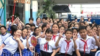 Tiếp nhận, tạo điều kiện cho học sinh tỉnh Ninh Thuận theo bố, mẹ công tác tại Khánh Hòa