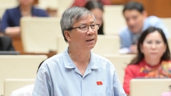 ‘Thi vào cấp 1, cấp 2 rất khó còn thi thạc sĩ, tiến sĩ không khó lắm, thậm chí rất dễ’