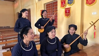 Then vang bên núi