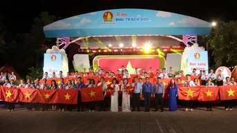 Hội đồng Đội Trung ương: Bế mạc Hội trại huấn luyện Kim Đồng và trao Giải thưởng Cánh én hồng cho 80 cán bộ phụ trách Đội tiêu biểu