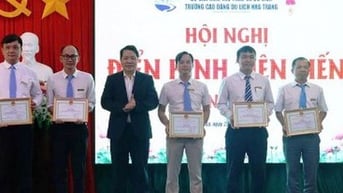 Trường Cao đẳng Du lịch Nha Trang: Khen thưởng tập thể và cá nhân xuất sắc