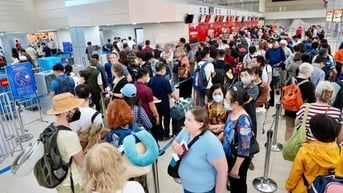 Tăng vọt lượt khách quốc tế, tổng lượng khách qua sân bay Việt gần chạm mốc 60 triệu lượt