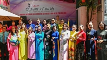Phát triển áo dài trở thành 'chất liệu sống' cho du lịch TP Hồ Chí Minh