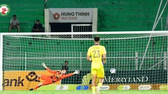 Vì sao khán giả thờ ơ bóng đá miền Trung?