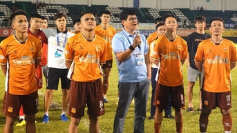 Bầu Đức đi vắng, ông Vũ Tiến Thành nói gì khi HAGL chia tay Minh Vương và 3 ngôi sao khác?