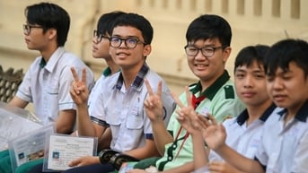 Tuyển sinh lớp 10: Hàng chục trường công lập ở TPHCM cập nhật chỉ tiêu mới