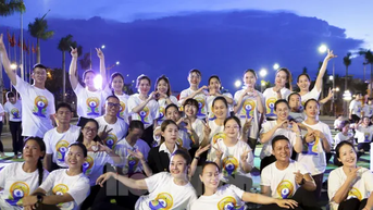 Hơn 1.000 người lan tỏa tinh thần Yoga quốc tế tại Đà Nẵng