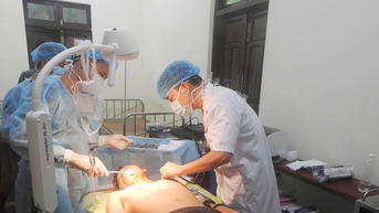 Bệnh xá đảo Sinh Tồn Đông cấp cứu ngư dân bị cá kìm đâm vào cổ