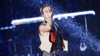 Biểu diễn tại Việt Nam, G-Dragon gây sốt khi đeo trang sức hơn 10 tỷ đồng