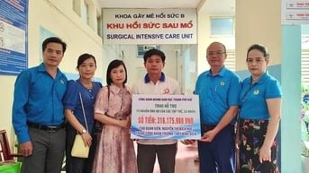 Hỗ trợ trên 300 triệu đồng cho giáo viên mắc bệnh hiểm nghèo