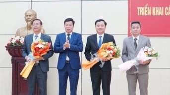 Đồng chí Lưu Văn Trung dự Hội nghị thông báo về công tác cán bộ tại TP. Gia Nghĩa