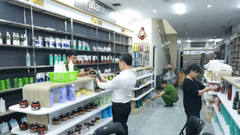 Phát hiện 2,5 tấn mỹ phẩm không rõ nguồn gốc