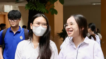 Hôm nay, gần 1,17 triệu thí sinh trên toàn quốc làm thủ tục dự thi Tốt nghiệp THPT 2025
