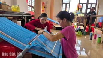 Gỡ nút thắt chính sách: “Cú hích” cho lao động dân tộc thiểu số