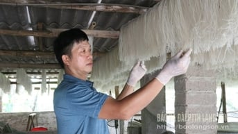 Đưa bún khô bay xa