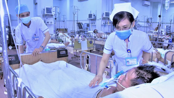 Bệnh viện khó tuyển điều dưỡng