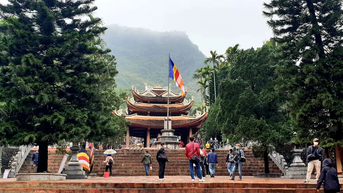 Sáng 1-7, các chùa, tự viện đồng loạt cử chuông, trống cầu nguyện quốc thái dân an