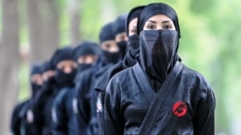Thực hư về đạo quân ninja nữ của Iran