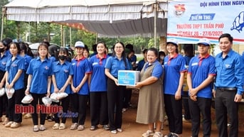 Hơn 1.100 thanh niên Bình Phước tiếp sức mùa thi