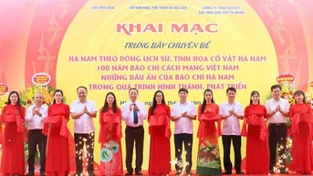 Ha Nam បើកការតាំងពិព័រណ៌ពិសេសអំពីប្រវត្តិសាស្ត្រ វត្ថុបុរាណ និង 100 ឆ្នាំនៃបដិវត្តន៍សារព័ត៌មានវៀតណាម