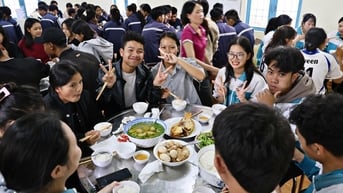 Một điểm thi ở Lâm Đồng phục vụ thí sinh ăn ngày 3 bữa