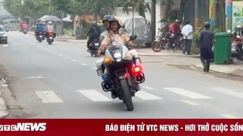 Quên CCCD, thí sinh được CSGT TP.HCM hỗ trợ về nhà lấy kịp thời