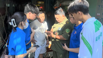 គំរូស្ម័គ្រចិត្តចម្រុះសម្រាប់សេវាសហគមន៍
