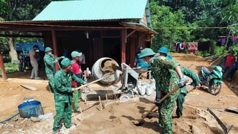 Hợp sức xóa nhà tạm ở biên giới Đắc Pring