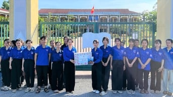 Hơn 1.300 tình nguyện viên tham gia "Tiếp sức mùa thi"