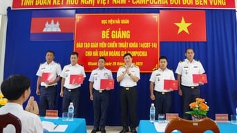 Học viện Hải quân: Bế giảng khóa đào tạo giáo viên chiến thuật Hải quân Hoàng gia Campuchia