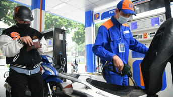 Giá xăng tăng gần 300 đồng/lít từ 15 giờ 26/6