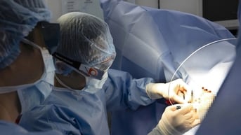 Bác sĩ: Bệnh trĩ trẻ hóa do thói quen ít uống nước, ăn nhiều đồ cay nóng