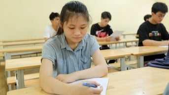 Lý do nữ sinh được miễn thi tốt nghiệp THPT 2025 nhưng vẫn đăng ký thi