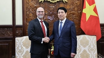 Chủ tịch nước Lương Cường tiếp Đại sứ Canada và Đại sứ Iran