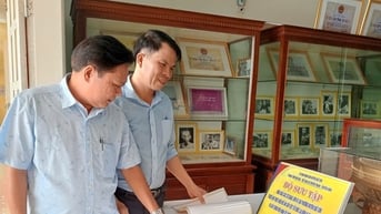 Người thu thập 359 mẫu con dấu trước thềm sáp nhập ở Quế Sơn