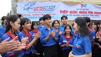 Lãnh đạo Tỉnh đoàn thăm các đội hình Tiếp sức mùa thi năm 2025