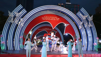 Thành phố Hồ Chí Minh khai mạc chuỗi hoạt động kỷ niệm 327 năm hình thành và phát triển