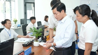 ត្រូវប្រាកដថាកិច្ចការធនាគារ និងហិរញ្ញវត្ថុមិនត្រូវបានរំខាន នៅពេលដែលអង្គភាពរដ្ឋបាលត្រូវបានរៀបចំឡើងវិញ។