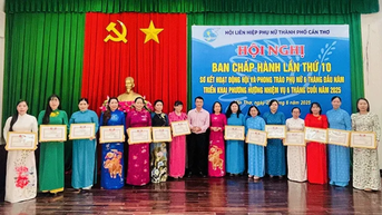 Chăm lo, hỗ trợ phụ nữ phát triển toàn diện