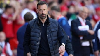 Van Nistelrooy đồng ý chia tay Leicester City
