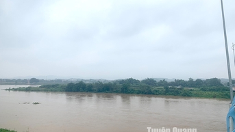 Từ 12 giờ đến 18 giờ hôm nay Hồ thủy điện Tuyên Quang mở thêm 2 cửa xả đáy