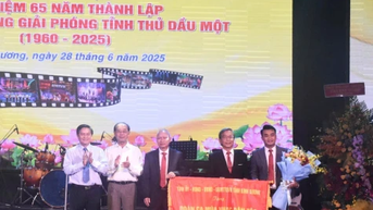 Đoàn Ca múa nhạc Dân tộc tỉnh Bình Dương: Xứng đáng là chiến sĩ xung kích trên mặt trận văn hóa