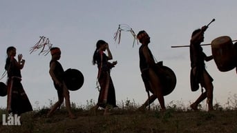 “Ông sử thi”