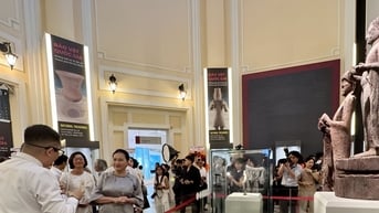 Khai mạc trưng bày 17 ‘Bảo vật Quốc gia – Những kiệt tác di sản tại Thành phố Hồ Chí Minh’