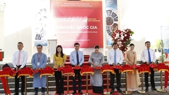 Khai mạc trưng bày chuyên đề “Bảo vật Quốc gia – Những kiệt tác di sản tại Thành phố Hồ Chí Minh”