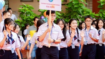ពិន្ទុ​គោល​ថ្នាក់​ទី​១០​ធ្លាក់​ចុះ​ត្រឹម​៤.២៥ តើ​វិទ្យាល័យ Gia Dinh និយាយ​អ្វី?