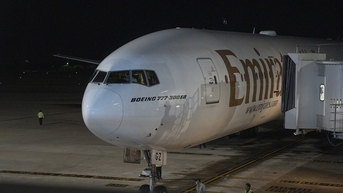 Máy bay của hãng hàng không lớn nhất thế giới Emirates đưa khách từ Dubai tới Đà Nẵng