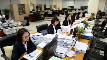 9월 15일 이전에 모든 지방자치단체 단위가 급여를 지급하도록 하세요.