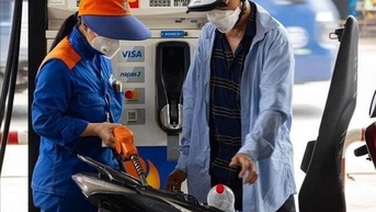 Giá xăng giảm, giá dầu tăng từ đêm nay